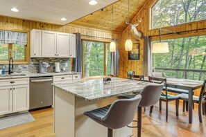 Interior - 11 Mi to Gettysburg: Serene Home in Fairfield (Fairfield)