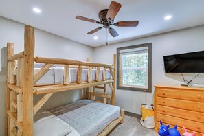 House (5 Bedrooms) | Interior