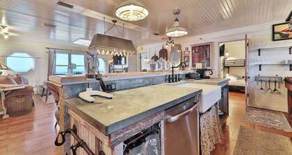 Old Florida Cottage at Summer Haven