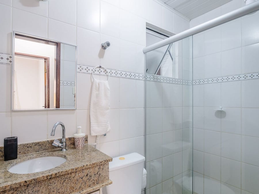 Apartamento básico | Banheiro | Chuveiro