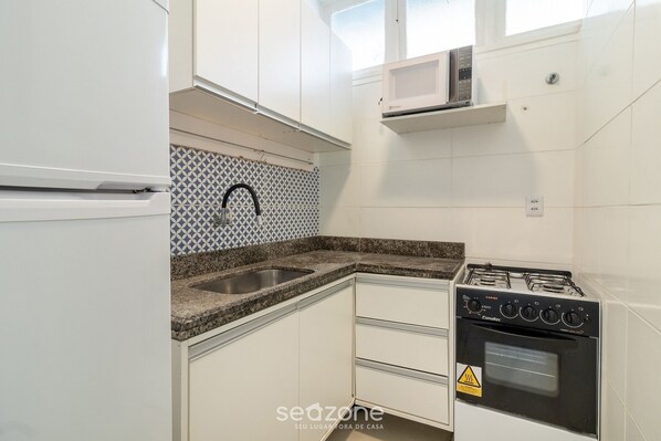Apartemen Basic | Dapur pribadi | Peralatan masak/sendok-piring