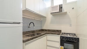 Apartemen Basic | Dapur pribadi | Peralatan masak/sendok-piring