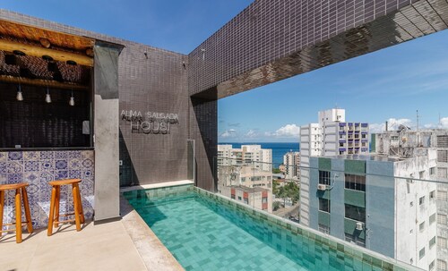 Charming Apts 450m From Barra Beach w/ Rooftop & sea View - PRV