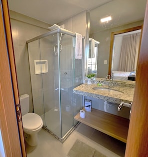 Basic Apartment | Bathroom