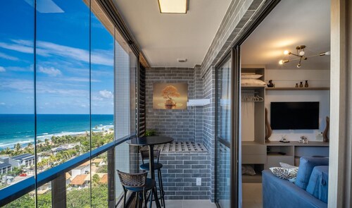 Stay Just Steps From Itapua Beach, With Pool and gym - RGF