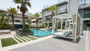 Apartment - Stylish 1BR Apartment in JVC With Pool (Dubai)