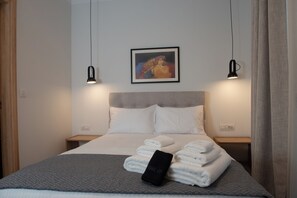 Deluxe Double Room, Balcony, City View | Egyptian cotton sheets, premium bedding, down comforters