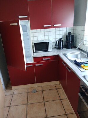 Frigorífic, microones, forn i placa de cuina