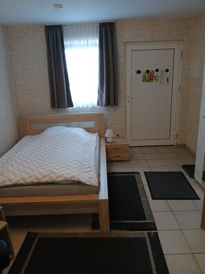 1 bedroom, WiFi, bed sheets