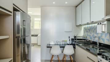 Apartemen Basic | Dapur pribadi | Peralatan masak/sendok-piring