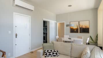 Basic Apartment | Living area | TV