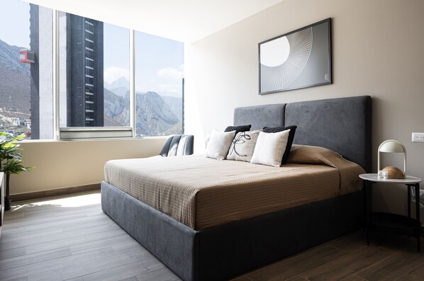 3 chambres, fer et planche à repasser, Wi-Fi gratuit, draps fournis