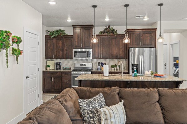 House, 5 Bedrooms | Interior