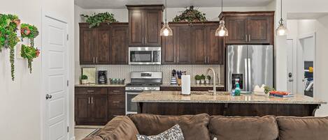 House, 5 Bedrooms | Interior
