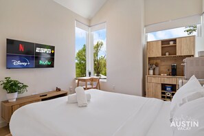 1 bedroom, desk, iron/ironing board, free WiFi