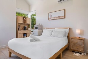 1 chambre, bureau, fer et planche à repasser, accès au Wi-Fi (inclus)