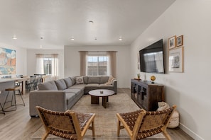 Maison en rangée, 4 chambres | Aire de séjour | Téléviseur connecté