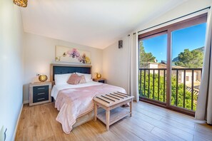 4 chambres, fer et planche à repasser, Wi-Fi gratuit, draps fournis