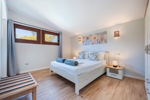4 Schlafzimmer, Bügeleisen/Bügelbrett, kostenloses WLAN, Bettwäsche