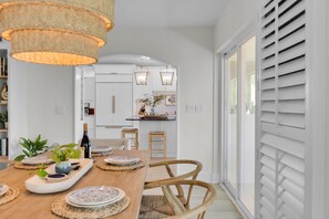 House, 4 Bedrooms | Dining