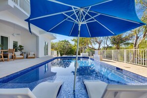 Pool - New Listing! Reel Joy Waterfront Luxe With Pool And Private Dock 4 Bedroom Home (Marathon)