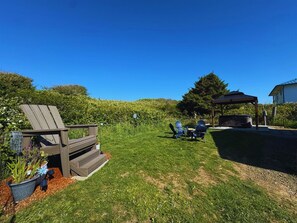 Property grounds - Winters by the Sea - Hot tub - Fenced in yard (Moclips)