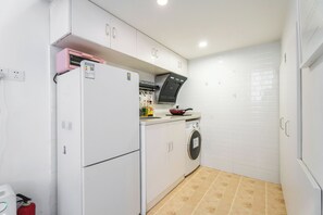 Suite, 2 camere da letto | Angolo cottura privato | Frigorifero, microonde, risottiera, pentole/stoviglie/utensili