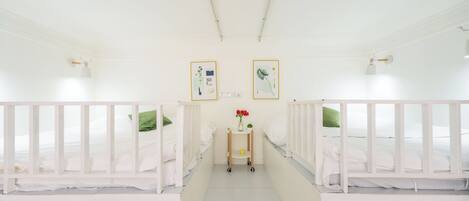 Suite, 2 habitaciones | Cortinas opacas, tabla de planchar con plancha, wifi gratis