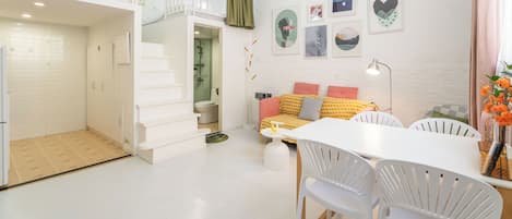 Suite, 2 chambres | Coin séjour