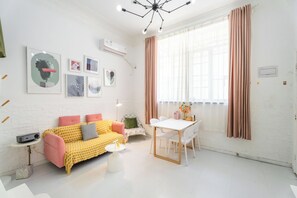 Suite, 2 Schlafzimmer | Wohnzimmer