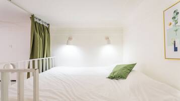Cortinas blackout, tabla de planchar con plancha y wifi gratis
