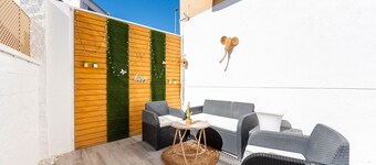 Apartment 'Calma Suite' with Private Garden, Wi-Fi and Air Conditioning