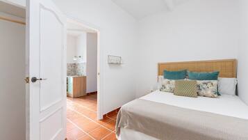 1 habitación, tabla de planchar con plancha, wifi y ropa de cama