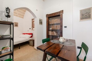 Dining - GuestHost - Palazzo Rolli La Stanza della Libreria (Galatone)