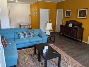 Books - New apartment offering modern elegance and comfort (5 min drive from Varenna) (Bellano)