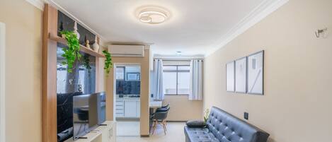 Lägenhet Basic | Vardagsrum | 32-tums smart-tv med digitalkanaler