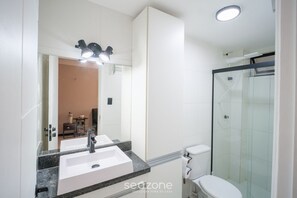 Basic-Apartment | Badezimmer | Dusche