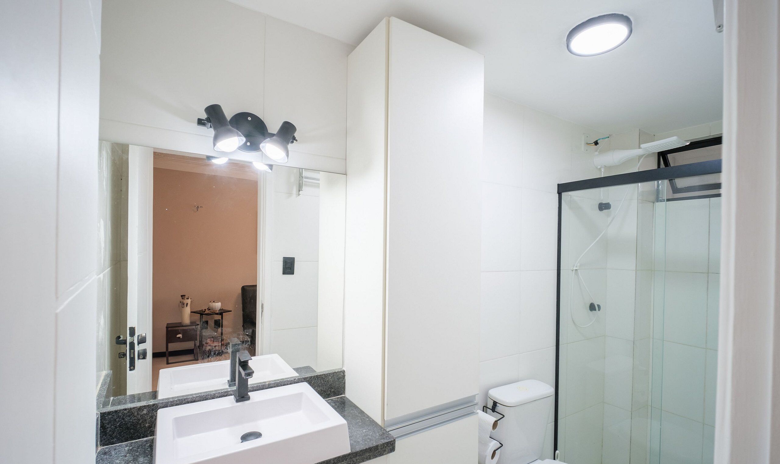 Basic Apartment | Bathroom | Shower