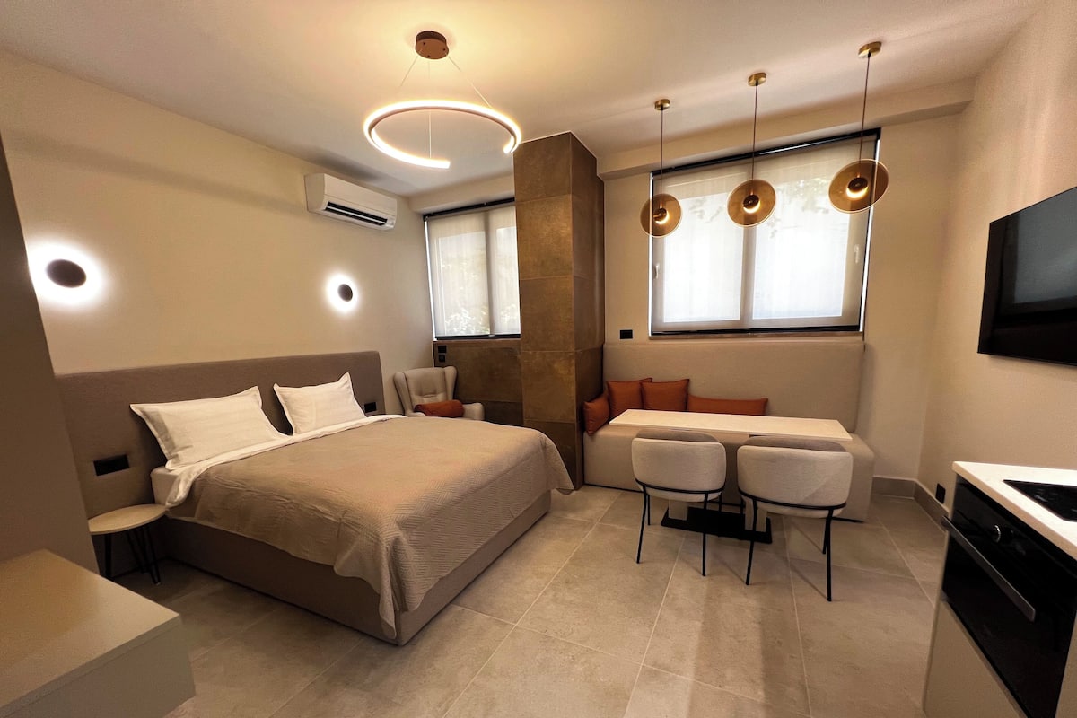 Deluxe Studio Suite, Beachside