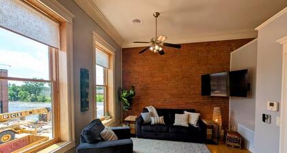 Beautiful Down Town Flat