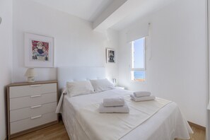 Fer et planche à repasser, Wi-Fi gratuit, draps fournis