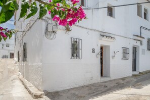 Exterior - Country House 'Casa Vejer Con Vistas Y Garaje' with Mountain Views, Wi-Fi and Air Conditioning (Vejer de la Frontera)