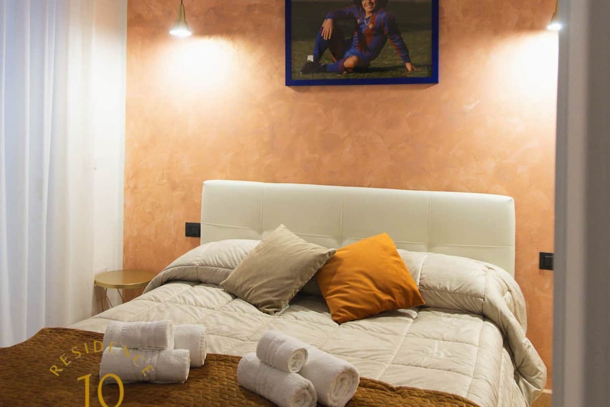 Habitación, baño privado | Escritorio, insonorización y wifi gratis