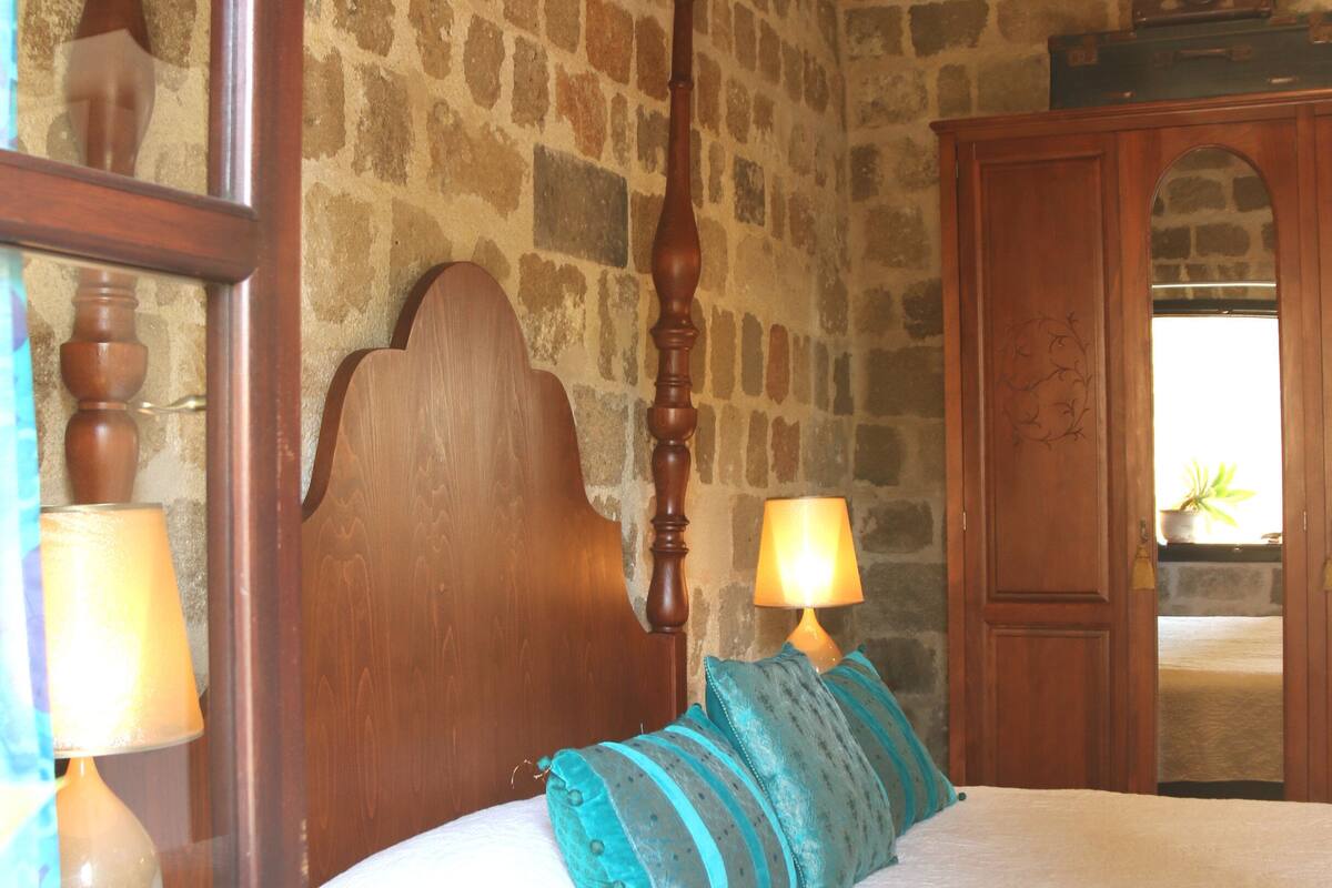 Galazzio - King Suite | Free WiFi