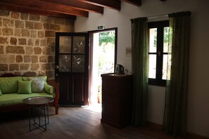 Prasinos - Junior Suite | Free WiFi