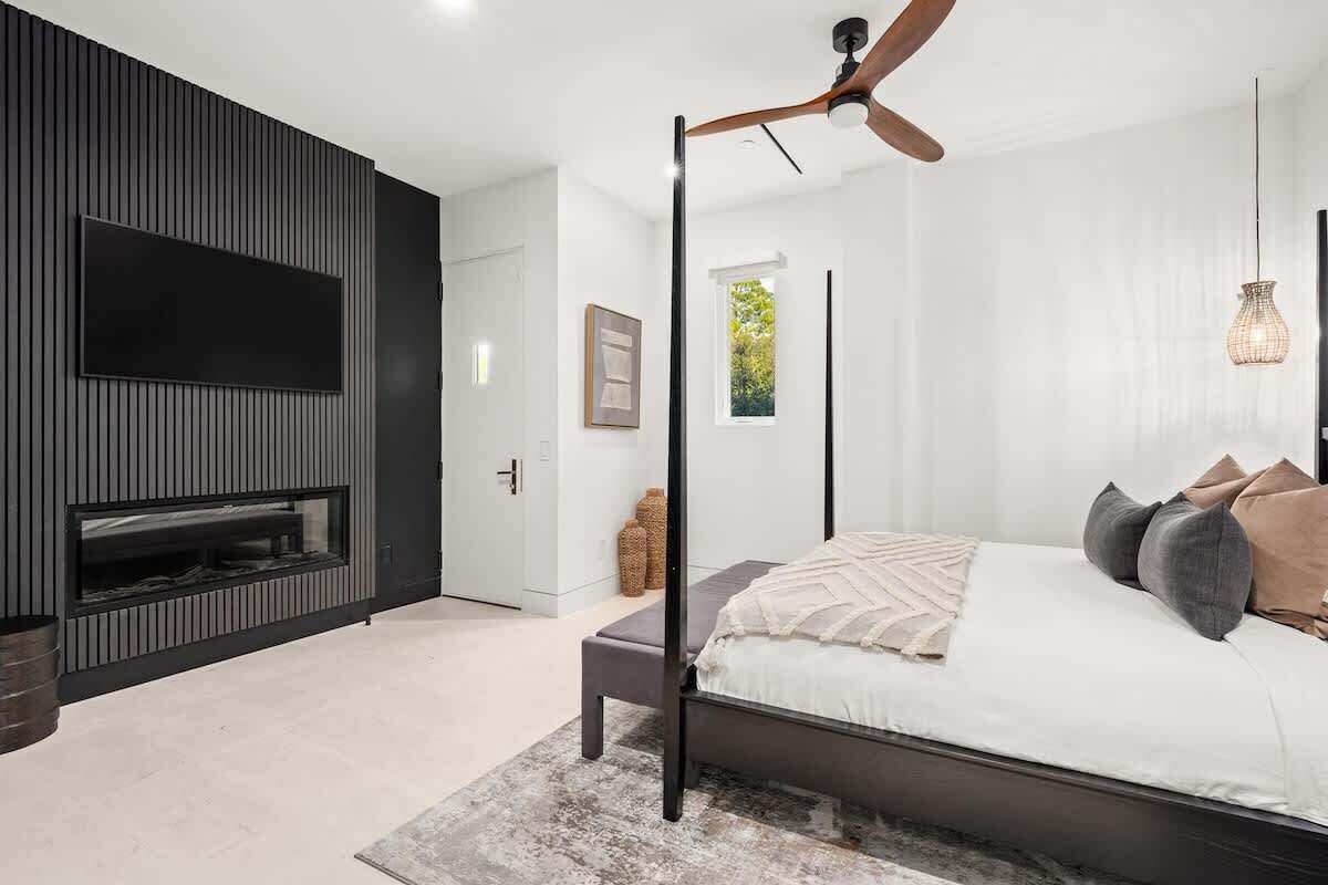 6 bedrooms, iron/ironing board, free WiFi