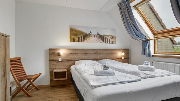 3 bedrooms, iron/ironing board, free WiFi
