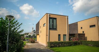 Comfortable bungalow for 6 persons at the waterfront