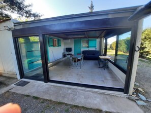 屋外ダイニングエリア