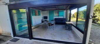 Air-conditioned house +garden +beach